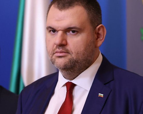 Делян Пеевски отправи питане към главния прокурор, главния секретар на МВР и шефовете на ДАНС и КПКОНПИ за сигнали, свързани с корупция в президентството
