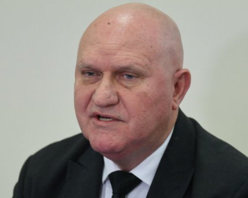 В МОН обсъждат дали да отпаднат медицинските бележки за учениците