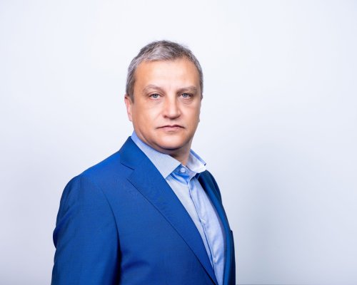 СЛЕД ИНХАУС ВЪЗЛАГАНЕ ОТ ЕКСКМЕТА ИЛ. СТОЯНОВ: 10 подизпълнители наети от общинската фирма Биострой да ремонтират сградата на читалището и Камерна опера-Благоевград, разпределят си 2 348 000 лв.