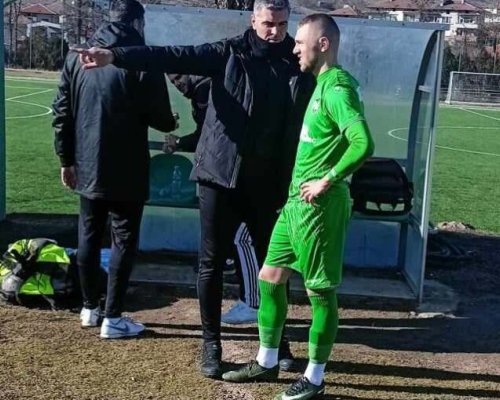 Орлетата отвяха с класика безгрешния Марек, промяната в часа на мача и полицейската акция срещу неправилно паркираните коли създаде дискомфорт на феновете