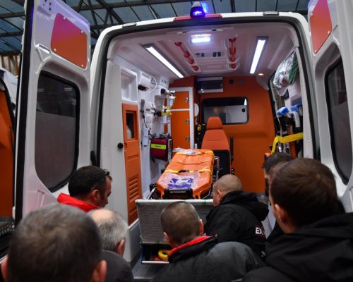 ДОБРА НОВИНА: Нови седем високопроходими линейки са доставени в България за нуждите на ФСМП-Сандански, ЦСМП-Кюстендил, Кърджали, София и...