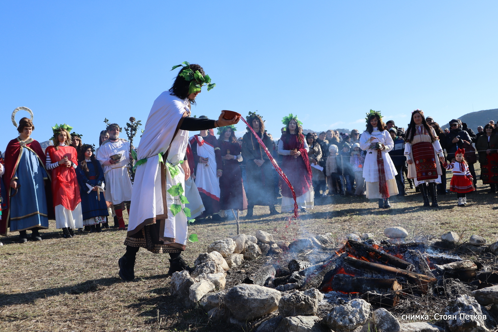 Празникът на боговете на виното в село Илинденци общ. Струмяни обедини за 31-ви път традиция, история, легенди и предания