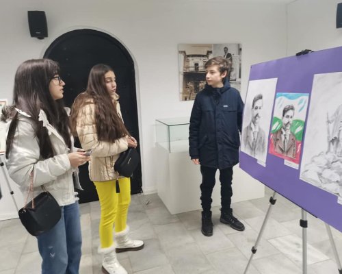 Ученици рисуват лика на Гоце Делчев