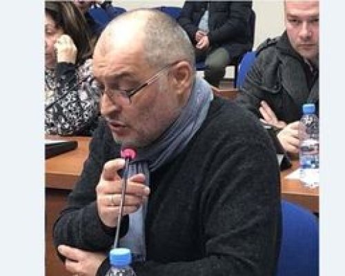Общинският съветник Д. Урдев призова шефа на  Пирин  П. Занев да даде отчет за преговорите с бъдещия собственик на клуба