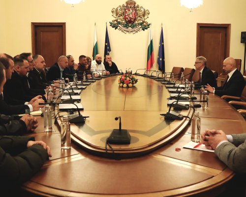 Кабинетът Денков постигна напредък в преговорите с представителите на протестиращите земеделски производители