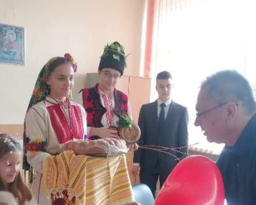 Малки валентинки и Трифон посетиха РЗИ - Благоевград