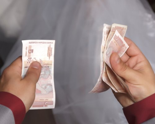 На дъното: 1417 лв. е средната работна заплата в Благоевград в края на 2023 година