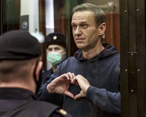 Тялото на Навални е в неизвестност, обвиняват Кремъл в прикриване на следи