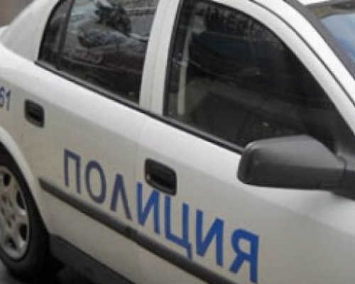 Малолетни разбиха хладилна витрина на каравана