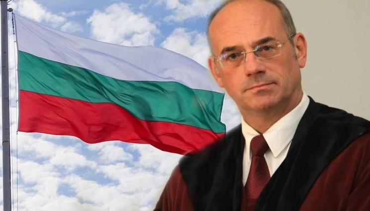 Семов: Кощунство! Учебниците, по които учат децата ни, унищожават българската национална памет Семов: Кощунство! Учебниците, по които учат децата ни, унищожават българската национална памет