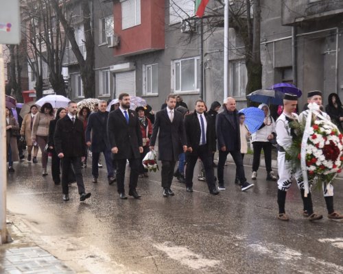 Симитли завърши празненствата по повод 146-та годишнина от Освобождението на България с шествие и празнична програма