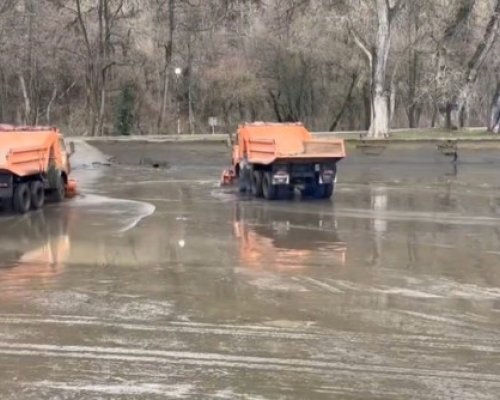 Източиха езерото в благоевградския парк Бачиново