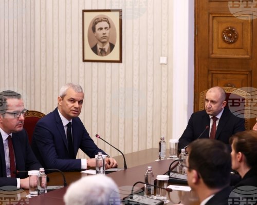 Радев попита Възраждане: Готови ли сте да предложите формула за реализация на трети мандат