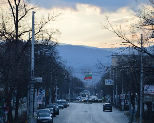 Премахват изоставени автомобили в Благоевград