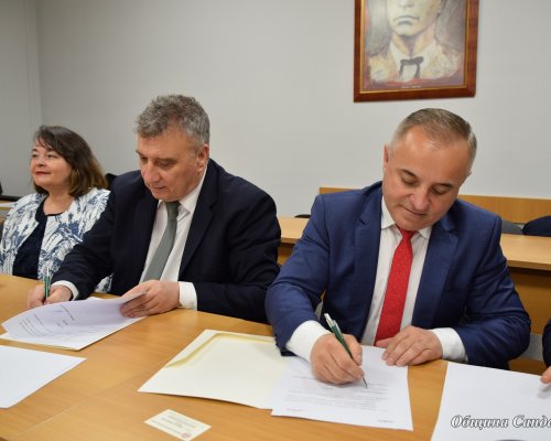 Община Сандански подписа Меморандум за сътрудничество с УНСС