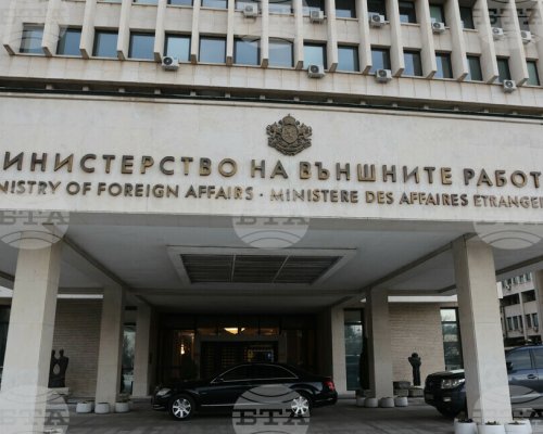 МВнР: Моряците на кораба РУЕН пътуват към Оман, те са в добро здраве