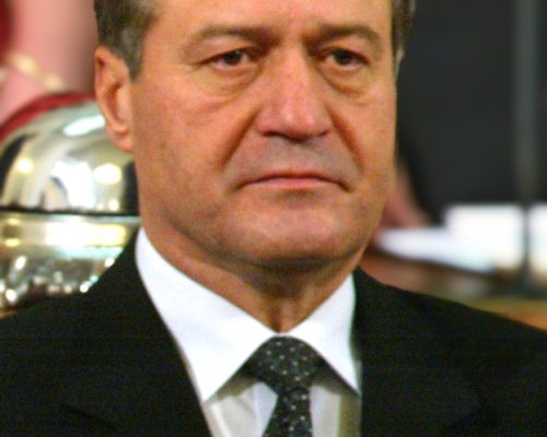 Президентът Румен Радев и вицепрезидентът Илияна Йотова изразиха съболезнования по повод кончината на Ангел Марин