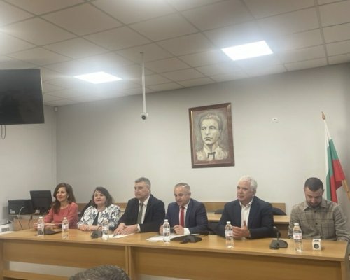УНСС организира две допълнителни пробни матури за дванадесетокласниците в Сандански и Петрич