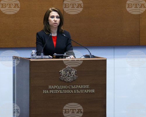 Искра Михайлова от ПП Възраждане: През последните седмици българският народ е свидетел на тотален крах на държавността