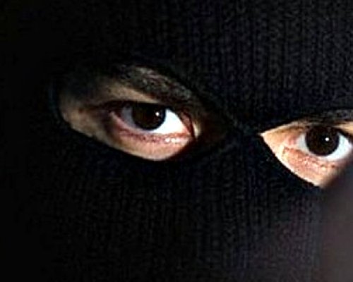 ПИШМАН КРАДЦИ: Неуспешен опит за кражба в златарско ателие в гр. Симитли тази нощ