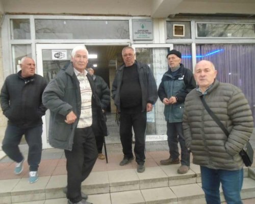 ОбС-Кочериново прие  на поправителен” бюджета за 2024 г., жители на няколко села окупираха залата