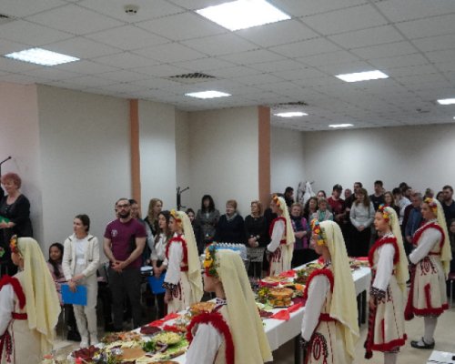 Филологическият факултет в ЮЗУ представи Традиции около българската трапеза