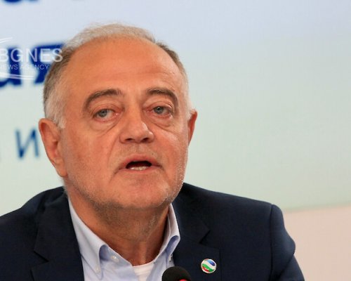 Ген. Атанасов с абсурдна декларация: Каним ГЕРБ да реализират правителство с мандата на ПП-ДБ