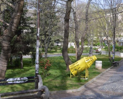 Шишеяд за събиране на пластмасови бутилки поставиха в Градската градина в Благоевград