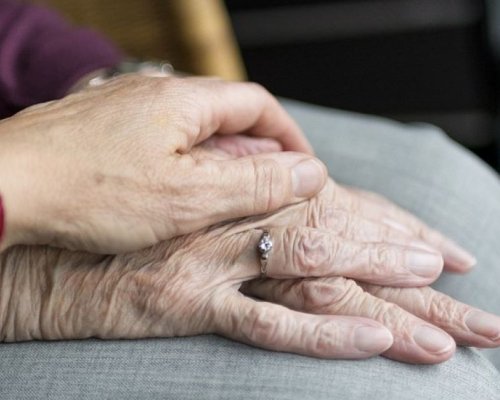 Пияни служители и нечовешки условия в дом за хора с умствена изостаналост