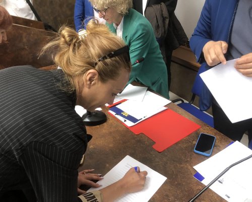 Съветници и омбудсманът на Благоевград поставиха подписите си в подкрепа на  ЮЗУ Неофит Рилски
