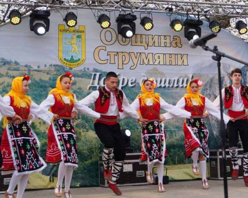 Великденска изложба и празничен концерт за празника на Струмяни