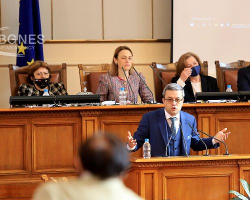 Тома Биков: Ситуацията с главния секретар на МВР е свързана с разследането в митниците