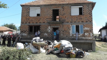 Ромски пастор от Гърмен плаши с война, иска оставки