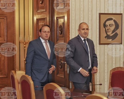 Президентът Румен Радев ще се срещне с европейския комисар по политиката на разширяване и съседство Оливер Вархеи