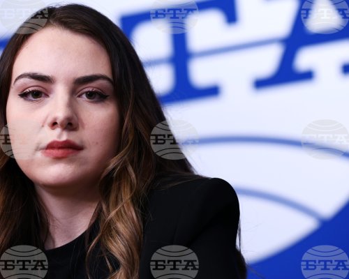 Нургюл Салимова победи индийката Хумпи Конеру за първия си успех в Турнира на претендентките за световната титла по шахмат