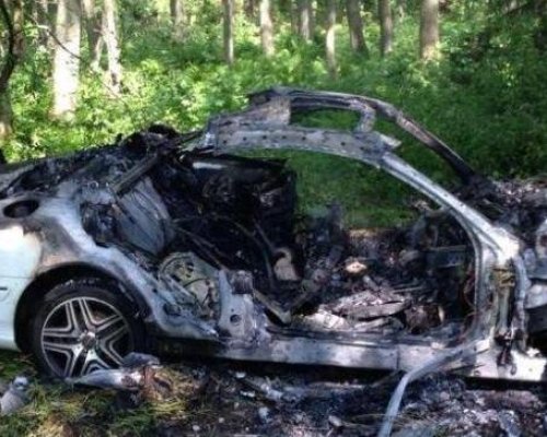 Автомобил изгоря в дере край село Градево