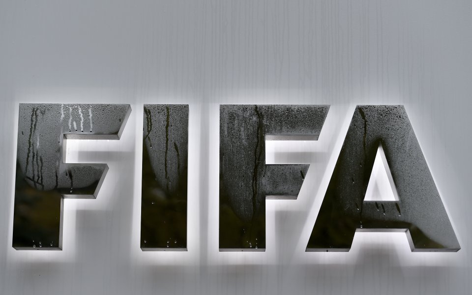 ФИФА вероятно ще позволи на чуждестранни клубове да играят официални мачове в САЩ, съобщава вестник Файненшъл таймс