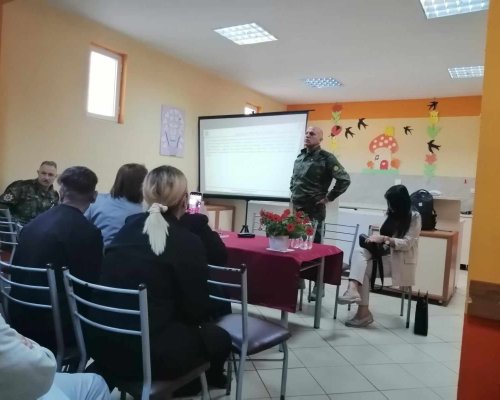 Военно окръжие-Благоевград на посещение в СУ Св. Паисий Хилендарски с. Микрево