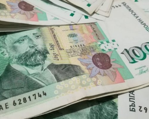 Безумие: Баба хвърли през терасата торба с близо 50 бона на ало измамник