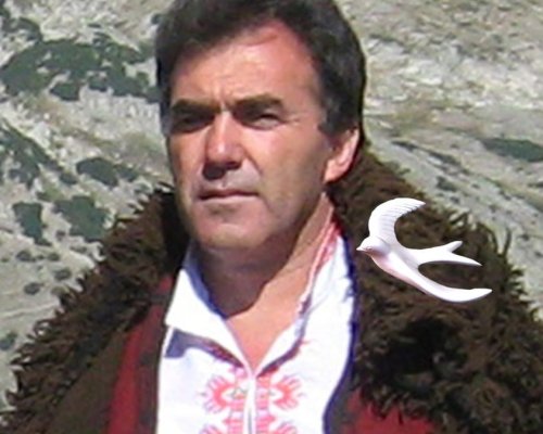 Обадете му се да почерпи: Ръководителят на МФГ Бански старчета Ат. Янчовичин празнува рожден ден днес
