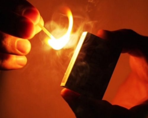 Белезници за подпалвач на кола в Сандански