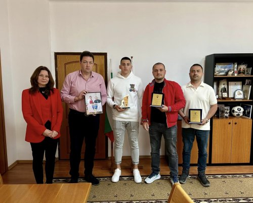 Кметът Димитър Бръчков се срещна с вицеевропейския шампион по бокс Стоян Петров
