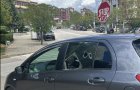 Вандалска проява или опит за сплашване: Защо автомобил е атакуван с метален прът пред ЮЗУ в Благоевград?
