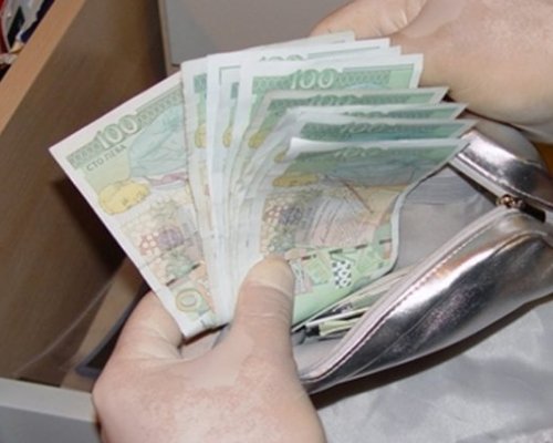 Свиха близо 3 бона от офис за парични преводи в Благоевград
