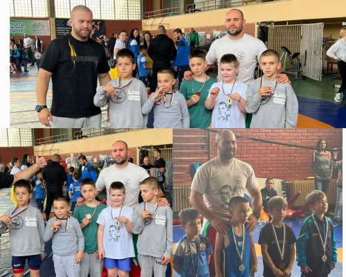Младите борци от благоевградския клуб Team Stoev взеха 2 златни и 3 бронзови медала на турнир в София