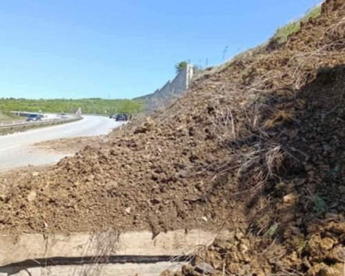 Дъжд или некачествено строителство: Защо рухна стената на АМ Струма