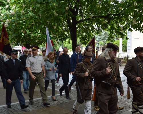 С шествие и полагане на цветя пред паметника на Гоце Делчев Благоевград се поклони пред паметта и делото на великия български революционер