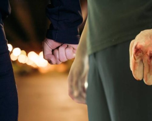 УЖАС: Изверг преби родителите си!
