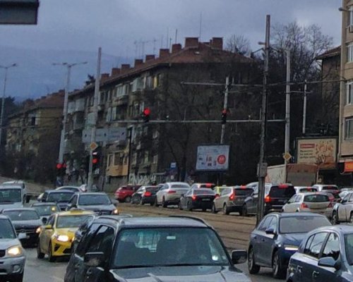 Вдигат данъка за стари автомобили