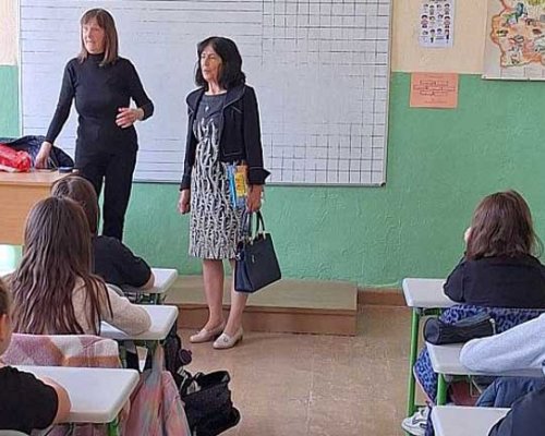 Пенсионирани учители отново се върнаха в училището в Бачево